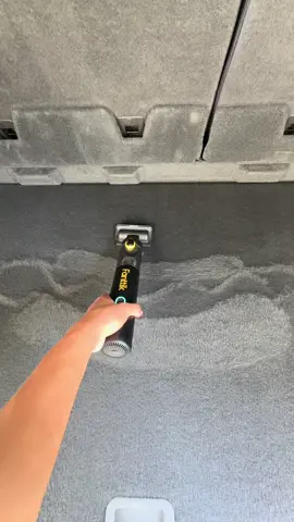 This car vacuum is crazy 🤯 #carvacuum #carcleaning #cardetailing #cordlesscarvacuum #carvacuumcleaner 
