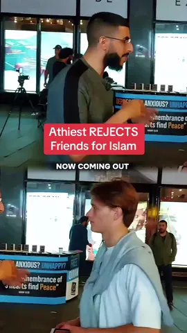 Athiest Rejects Friends to Learn about Islam!