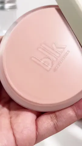 #blkcosmetics soft blur powder in vanilla ✨ this is my 2nd purchase of this powder already!! 9.5/10👌🏻  #ugc #ugccreator #texture #makeup #affiliatetiktok #affiliate #ugccontentcreator | @blk cosmetics 🎀 ps. reposting because I had to recolor the powder on close-up shots.😂