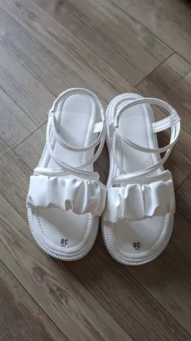 ĐANG CÓ VOCHER Ạ #xuhuongtiktok #sandalnu #sandaldecao #sandalquaingang #sandalquaidan #sandalthoitrang 