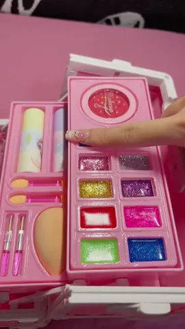 It must be lil girls fav makeup kit😍 #asmrtoys #makeupkit #playset #toysforkids #viralmakeup 