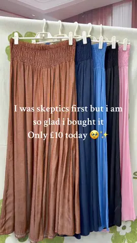 Maybe the price will change tomorrow 😭#pants #loosepants #womenswear #casualoutfits #spotlight #glitter #fypage #tiktokmademebuyit 