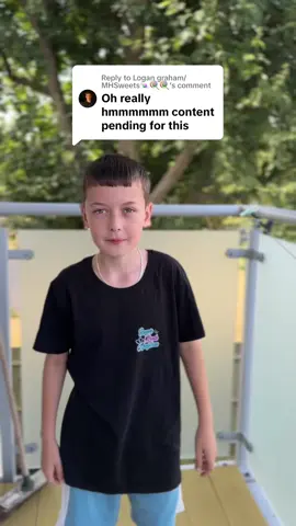 Replying to @Logan graham/MHSweets🍬🍭🍭 Ollys patiently waiting 👀 #funny #content #contentcreator #fyp #foryou #foryoupage #joke #humor #sweet #sweetshopuk 