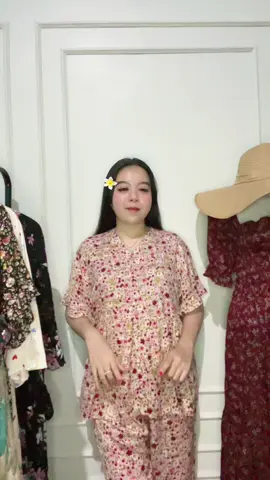 One set Lyly  #oneset #setelanwanita #busuifriendly #piyamakekinian 