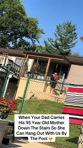 Pretty sure I have the best dad in the world 🥹 . . #fypage #grandma #parents #elderly #dadsoftiktok #familytime #LoveIsLove #dad #TrueLove #dementia #viraltiktok #fypp 