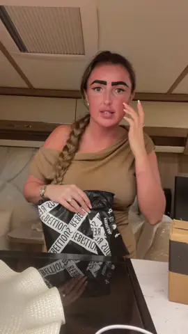 Another day, another parcel video😅🤣 all items linked or on my showcase🤍 #rebelgal #rebellious #rebelliousfashion #mooslover #mooslover_uk #egofashion #egodress #holidayhaul #traveller #gypsy @MOOSLOVER. @Mooslover_uk @Rebellious Fashion