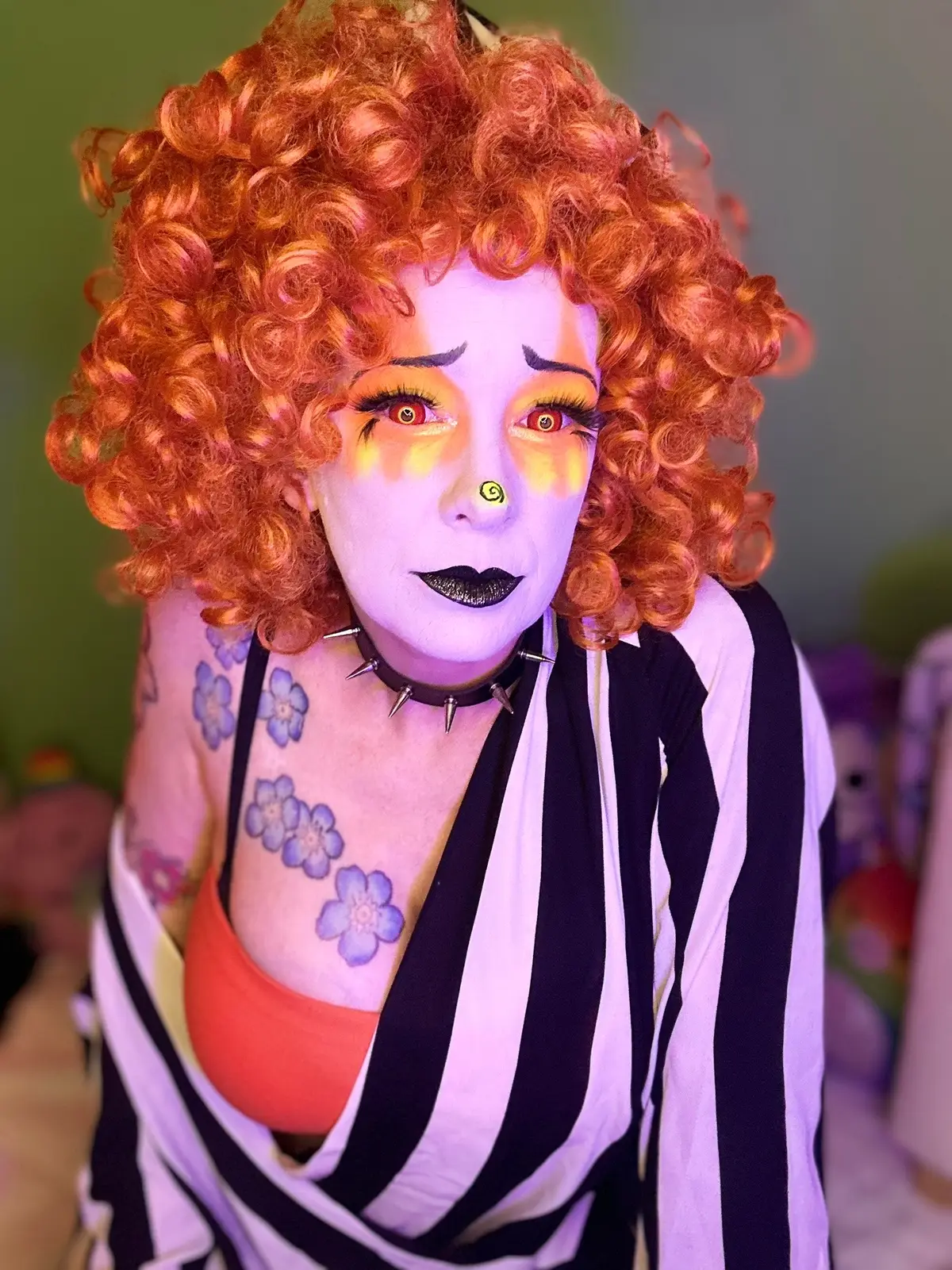 Join me and all my clowns on all OF my other platforms 🌶️ #verydemure #cosplay #cosplaytransition #clownmakeup #occosplay 