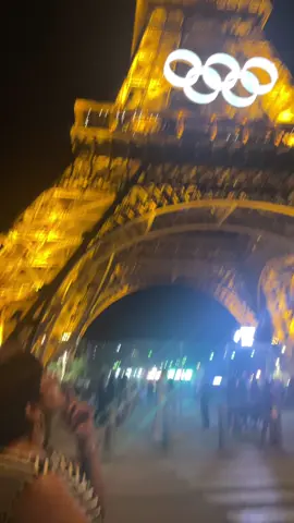 Very happy to be in Paris 🥖🥖