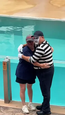 Soo Funny #lol #tomthemime #totanthemime #tomtheseaworldmime #mime #seaworldmime #funartist #thebestoftom #bestreactionprank #funvibes #totanthemime #foryou #fyp #foryoupage #funny 