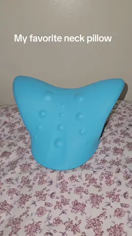 This is one of my favorite things to use after a long say of working on my computer or phone #restcloudpillow #restcloud #neckpillow #ttshop 