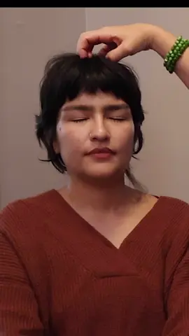 Taking the stress straight from her brain #reiki #asmr #relaxing #oddlysatisfying #fyp #recommendation #chilibasmr #energyhealing #asmrroleplay