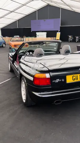The über cool BMW Z1 by Hartge. Is there a more interesting car feature than drop down doors?!