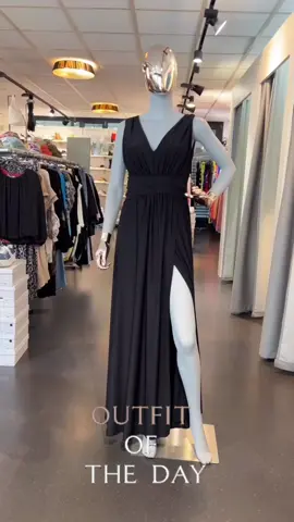 #OOTD @Robeaux_store #viral #fashionista #♥️ #trending #fashiontiktok #summervibes☀️ #newcollection #fashion #outfitideas #fashionstyle #wil #fashionstyletips #