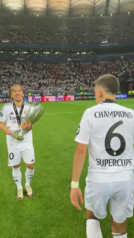 📸 Luka Modric & Arda Güler  #ArdaGuler #Modric #RealMadrid #SuperCup #Ancelotti #Bellingham #Mbappe 