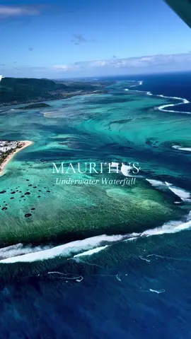 La cascada submarina de Isla Mauricio 🫶🏽  #mauritius #mauritius🇲🇺 #africa #africatravel #foryou #Summer #tiktoktravel #fyp #ilemaurice #lemorne #waterfalls #underwaterwaterfall #paraiso #paradise 