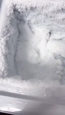 white freezer frost ice eating . #1heartice #2heartice #icelovers🤤 #viral #asmr #fyp #iceeatingsound #ice #iceeatingvideos #iceeatingasmr #softice #softiceeating #whiteice #whiteiceeating #freezerfrost #freezerfrosteating #freezerfrostasmr #squeakyice #squeakyiceeating