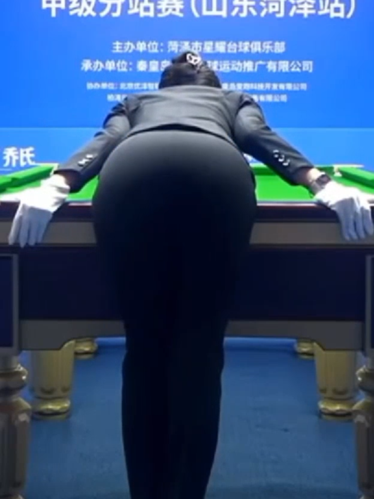 Trọng tài trung hấp dẫn#billiards#referee#bodybuilding#gaixinh#pool8ball