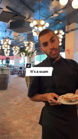 Table 7 watching us like 👁️👄👁️ #TreehouseLondon #PizzeriaMozza #funnytrend #britishhumour 