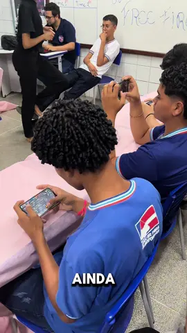 Presencial de free fire na escola #mobilador #freefire #fy #presencial #emulador 