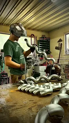 THE Way This Sound Itches My Brain. #weldtok #tractionbars #customfabrication 