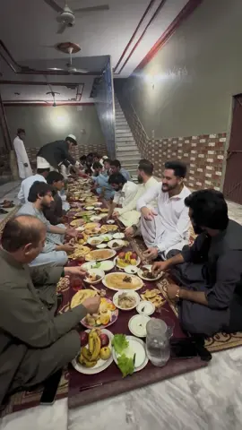 Beautiful Memories with my Buddies! ❤️❤️👈 #food #friends #تاجیک_هزاره_ازبک_پشتون_ترکمن🇦🇫 #afghanistan🇦🇫 #tiktokpakistan #foryou #foryoupage #fyp #viral @Mujib Zalmay @Ali khan 🔥 