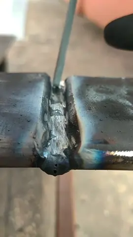 Basic welding knowledge that novice welders All over the world should know #welding #weldingart #fabrication #DIY #metalworking #metalwork #craftsman #technique #tipsandtricks #stickwelding #howtoweld #diyproject #ironweld #ironwelding #weldinggirl #irongirl #smartworking  