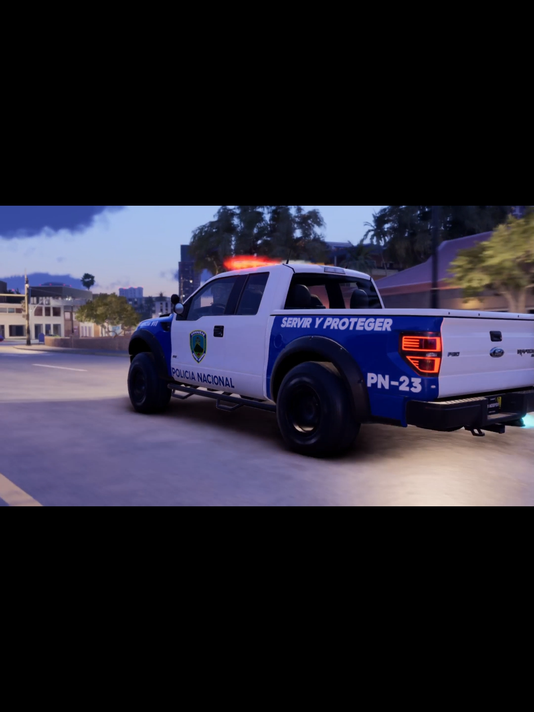 Chiva ahi viene la poli #policianacional #policiadehonduras #videojuegos #thecrewmotorfest