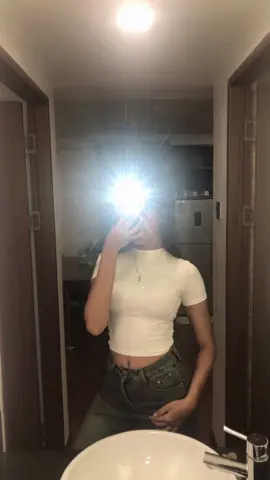 📸#fypシ #mirrorselfieposes #slay 