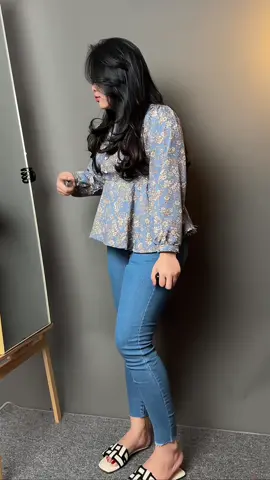 Rekomendasi korean blouse cakeup sekali 😍💗🌸 #blouse #blouseviral #celanajeanswanita #outfitsimple 