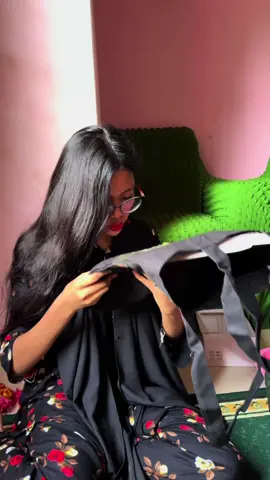 ছোট বোন চু*ম্মা দিয়ে ব্যাগ পেইন্ট করে দিলো!💋 #fyp #mustarin7 