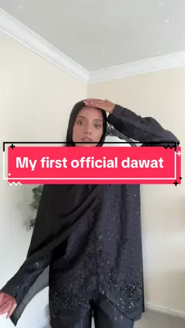 I absolutely loved this outfit- i wish the kameez was abit longer but hey ho 🤍  Outfit- @vanya.pk   #hijabigirl #pakistanifashion #weddingtiktok #pakistaniwedding #pakistanitok #fyp #foryoupage 