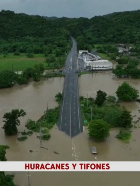 El huracán Ernesto abandona Puerto Rico y se dirige a las Islas Bermudas: autoridades piden a los habitantes que no salgan de casa #noticias #noticiascuatro #noticiastiktok #news