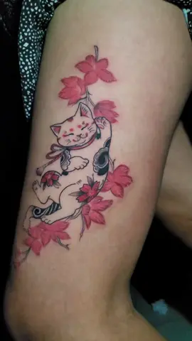 ✒️ 😺Diseño personalizado realizado para una amiga @Neidy F. Barrios 🌸 . No olvides preguntar por tu próximo tatuaje 🐉  . #tatuajegato #tatuajeoriental #tatuaje #arte #ink #dynamic #dynamicink #extreme #tattooblack #tattoocolor #tatuajelineafina  #tattooblackwork #tatuajeminimalista #tattoocochabamba #tattoobolivia
