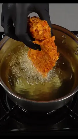 I haven't been to KFC for a year!  Crispy chicken breast in just minutes  Ingredients:  Chicken breast: 2 pieces  Salt: 6 grams  Black pepper: 6 grams  Sweet paprika: 4 grams  Turmeric: 4 grams  Garlic powder: 4 grams  Eggs: 1 pc  Chips: 400 grams  Eggs: 1 pc  Vinegar: 10 ml  Olive oil: 100 ml  Sweet paprika: 2 grams  Garlic powder: 2 grams  Salt: 4 grams  Black pepper: 2 grams  Sugar: 4 grams  Pickled cucumber: 2 pieces  Red onion: 1 pc#healthyfood #Blackberry #campfirecooking #campfirecooking #Adoteumhabitinho #MountainLife #vegetables #fishing #trending #cooking #rustic #cooking #doner #rustic #funnyvideos #meatlover #meatlover #villagelife #explore 
