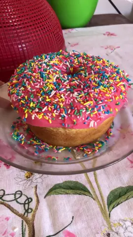 ✨COMO FAZER RECHEIO PARA BOLO NA COR ROSA🌸💖💕🍰 Me sentindo uma confeiteira👩🏻‍🍳🤭 Qual é a sua cor favorita?🩷❤️🧡💛💚💙💜 🍒tags #bolo #recheio #recheiodebolo #rosa #rosachiclete #comofazer #pink #receita #receitasimples #receitasfaceis #criatividade #fyp 