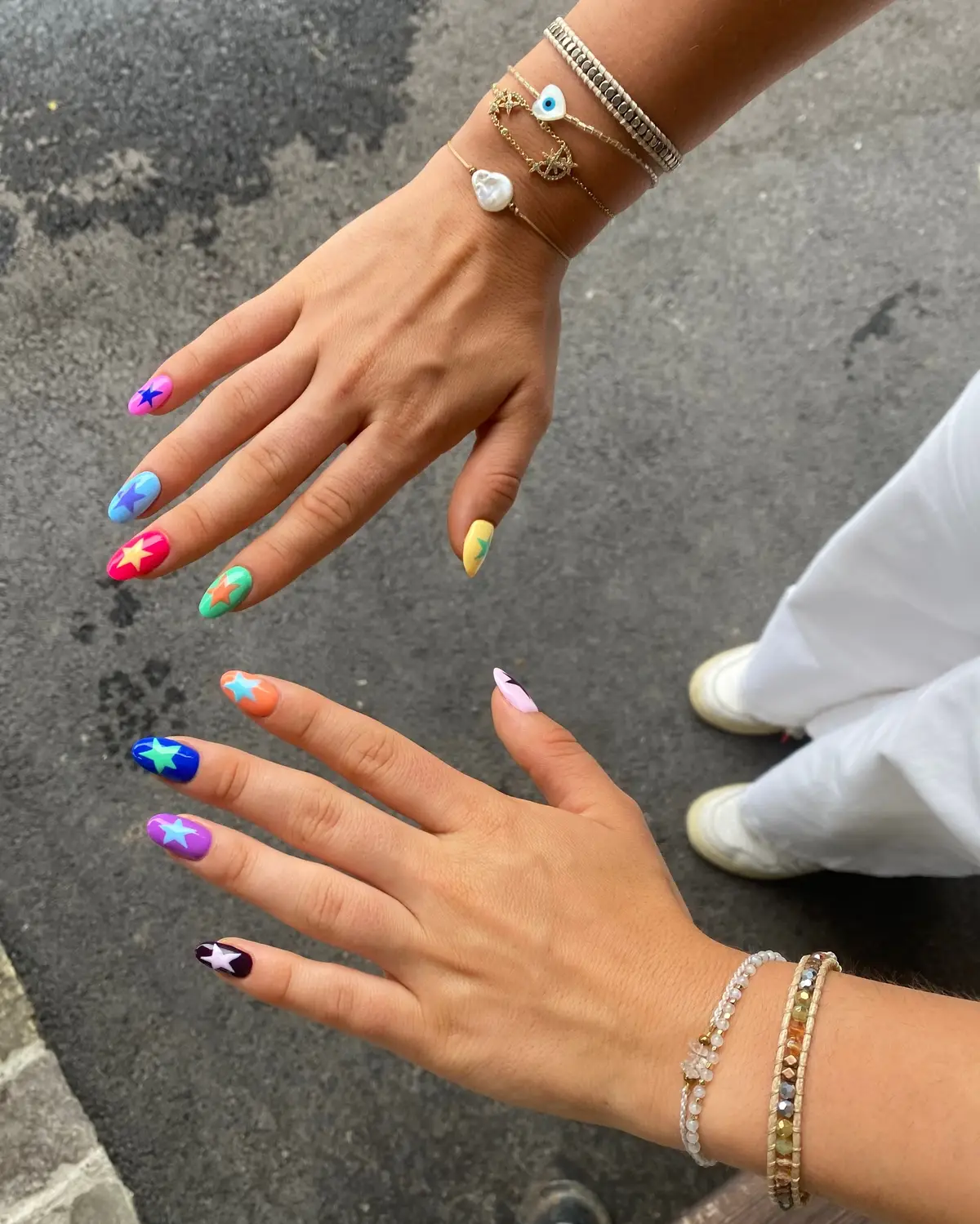 Yeeeeee I’m obsessed hehe  #nails #nailart #nailinspo #summernails 