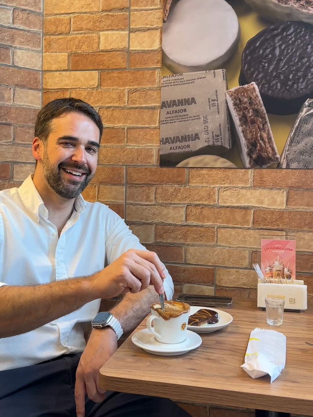 ☕️ Sabe aquela dieta suada e batalhada? Aqui em Uruguaiana ela não resiste. Vim conhecer o recém inaugurado Bah Free Shop e dei de cara com um biscotcho de dulce de leche, especialidade meio brasileira, meio castelhana.