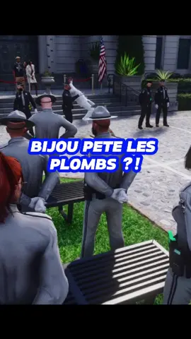 Bijou est devenu complément fou ?! @tobias0ff #Flashback #sura #winter #gtarp #bijou #gtarpclips #gtarpmoments