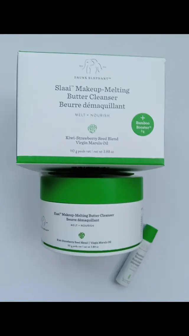 💚DRUNK ELEPHANT💚 SLAAI MAKEUP-MELTING BUTTER CLEANSER MELT + NOURISH KIWI + STRAWBERRY SEED BLEND VIRGIN MARULA OIL  This is part of a giveaway win that I received from Sephora Community a little while ago. It has the added addition of a Bamboo Booster. I use this in the evening to melt away the day it removes even waterproof make up and sunscreen. Applied to dry skin it transforms from oil to a milky texture upon contact with water. Contains fatty acids, omegas, vitamins and antioxidants. It's nutrient rich with fruit extracts and African plant oils. Gentle formula which revitalises skins glow. I love that it comes with a little spoon applicator for ease of use. Add the Bamboo Booster to exfoliate the skin and remove dead skin cells. Personally I would recommend doing this only once or twice a week. Suitable for all skin types  Vegan and Cruelty Free Hey! Come join me on Sephora Community with my code: 139947358 or register with this link https://community.sephora.co.uk?referralCode=139947358 @drunkelephant @sephora @sephorauk #drunkelephant #sephorahaul #sephoracommunity  #sephora  #slaai  #slaaiwhat  #gifted 