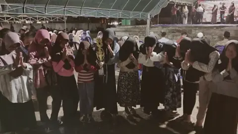 semangat kawan, keberhasilan kita berawal dari kegagalan, juara 1 lomba gerak jalan SDN 1 SUKA MUKTI 💪🏻💪🏻 