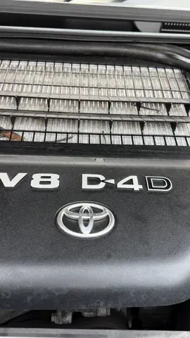 Its 1VD Diesel 4.5L Twin Turbo LC200 #african #toptrending #foryou #viralvideo🙏🙏🙏 