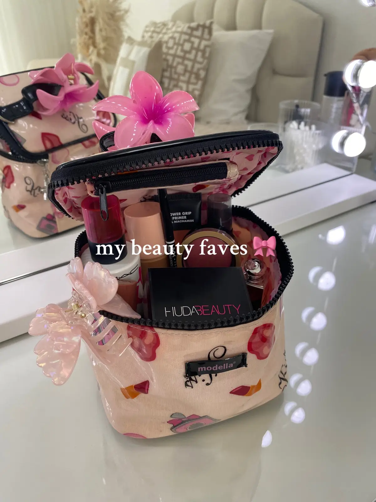 my beauty faves💖 #makeup #beautybag #fyp #foryou #fyy #hudabeauty #toofaced 