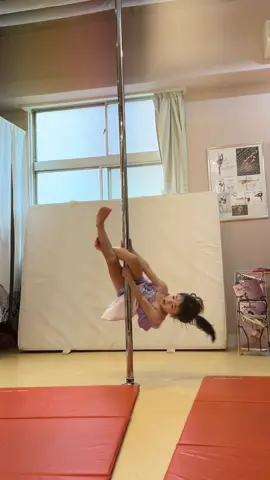 I ♡ pole. #pole #kids #poledance 