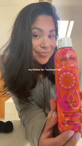 the BEST for when i’m in between wash day 🙌🏻♥️ @amika #dryshampoo #gymhair #hairwashday #girlythings 