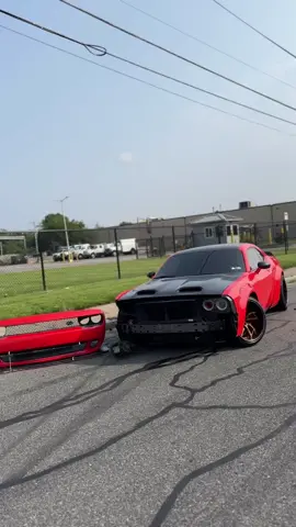 Oh No 😮‍💨 • @tazrt_ Yup.. that’s me… • • • • #dodgechallenger #dodgeram #rt #srthellcat #moparperformance #perfomance #accident #drift #drifting #airliftperformance #brembo #brembobrakes #carbonfiber #cargram #hemipower #heminredning