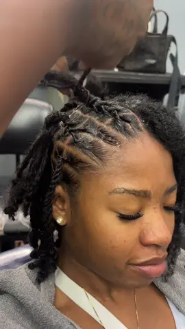A retwist was definitely needed. Yall gots to know my girl does her big one EVERY time @Mel Smith515 #marleamarshey #retwistlocs #retwistandstyle #locstylesforwomen #locstyles #starterlocsjourney #retwistlocsandstyle 