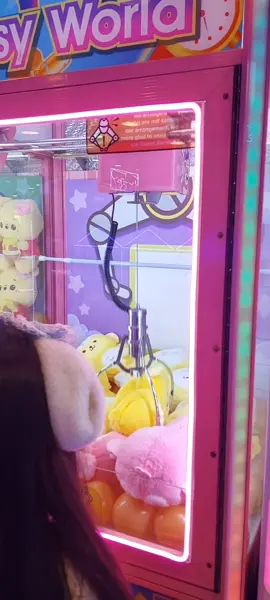 Fantasy World Claw Machine at Tom's World 😊 #kids #fun #cute #tomsworld #clawmachine 