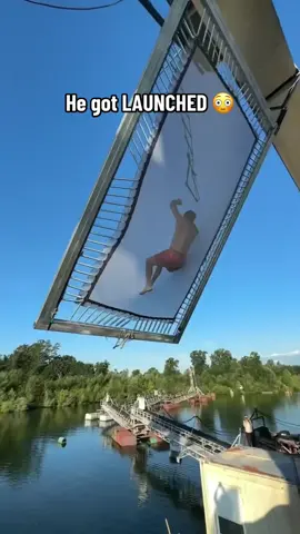 Woah 😯 (via @Dunking Devils Squad) #water #trampoline #launch 
