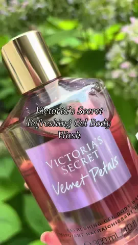 Victoria’s Secret Refreshing  body wash 🩷💜 @victoriassecret#victoriassecret #vs #vspink #fyp #trending #Lifestyle #pink #girlygirl #blowup #grwm 