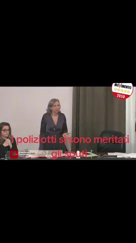 I poliziotti si sono meritati gli sputi..! Vergogna!